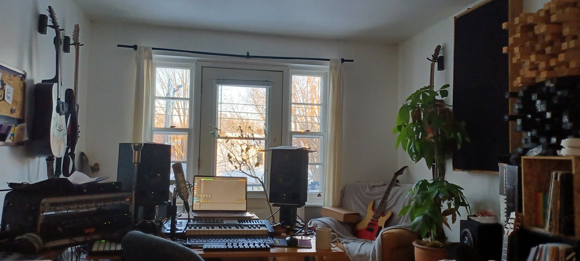 Overview of Dominic Jasmin's mixing and mastering studio